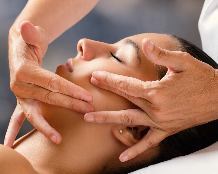 About Clara Luxe Intrinsic Facial